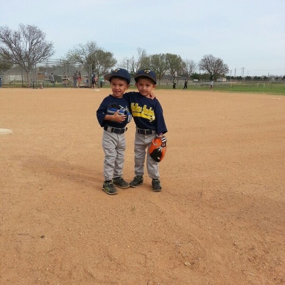 Meet your Posher, Meredith ruby - Picture 1 of 1